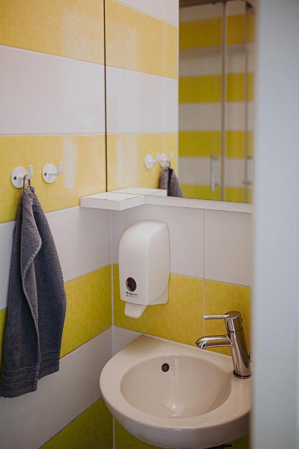 זאגרב Private Rooms At Hostel63 מראה חיצוני תמונה