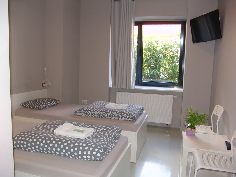 זאגרב Private Rooms At Hostel63 מראה חיצוני תמונה